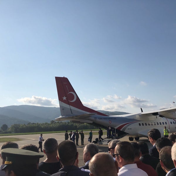 รูปภาพถ่ายที่ Zonguldak Havalimanı (ONQ) โดย Mehmet Topal เมื่อ 8/31/2018