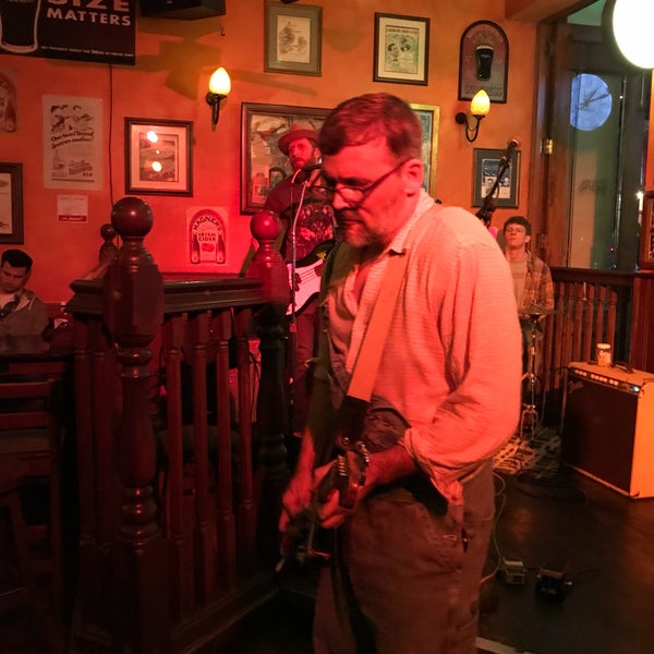 Photo taken at BD Riley&#39;s Irish Pub by ᴡ G. on 2/25/2018