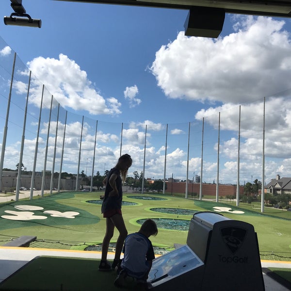 Photo taken at Topgolf by ᴡ G. on 5/4/2019