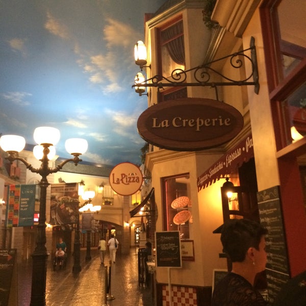 The Hopeful Traveler: La Creperie at the Paris Las Vegas Hotel
