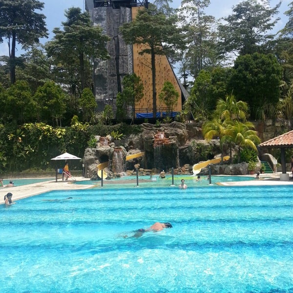 SAFRA Yishun Country Club Swimming Pool