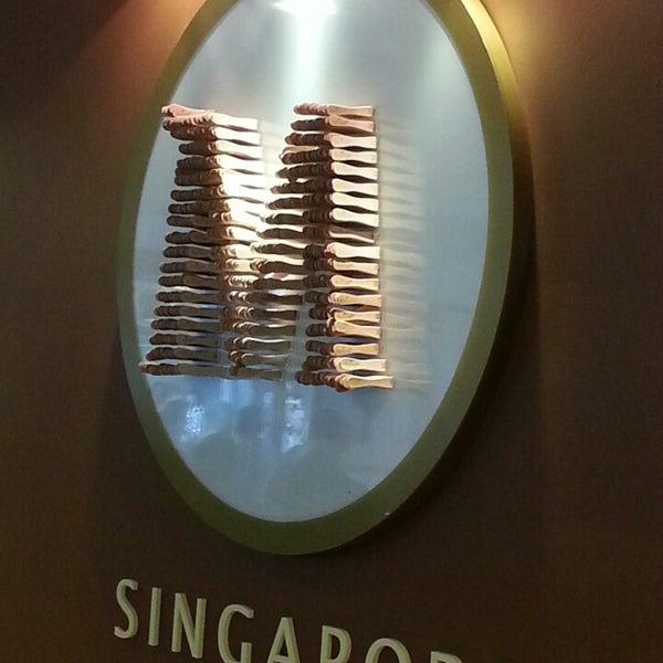 11/16/2013에 Joe Lim님이 Magnum Singapore Pleasure Store에서 찍은 사진