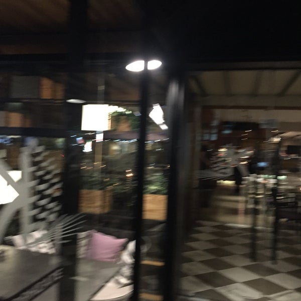 10/21/2016에 Στάθης Κ. Σ.님이 Koukounari Restaurant에서 찍은 사진