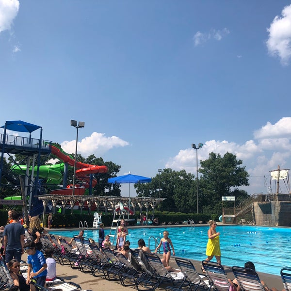 Edina Aquatic Center Swimming Pool in Edina