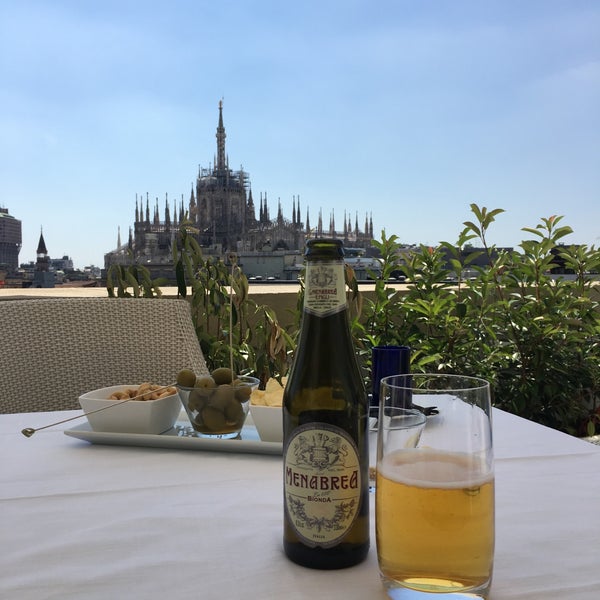 Very nice view on the duomo! Come to the terrace for a nice drink!