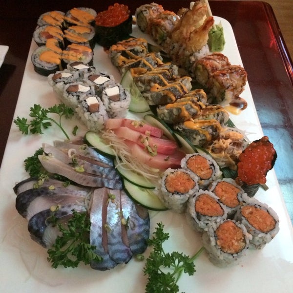 Foto diambil di Ichiban Sushi House oleh Chrissy C. pada 2/24/2014