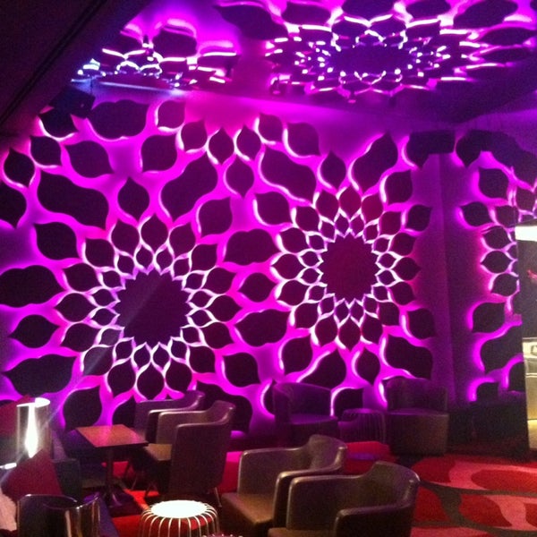 5/22/2014にTolga T.がRazzmatazz Cocktail Bar &amp; Loungeで撮った写真
