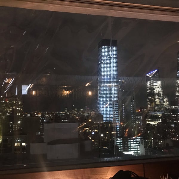 Foto tirada no(a) Sky Room por Gary P. em 4/26/2019