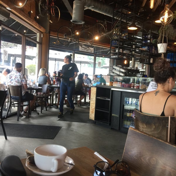Photo taken at Fratelli Cafe by Çiğdem on 8/25/2018