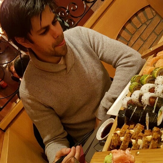 4/15/2016에 Anja B.님이 Sushi Paradise에서 찍은 사진