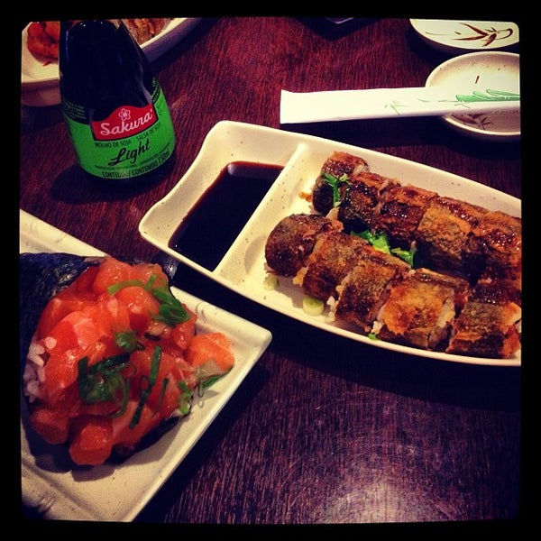 Photo taken at Osanai Temaki &amp; Sushi by ☀️🍻🏊 Fernando Z. on 5/28/2013