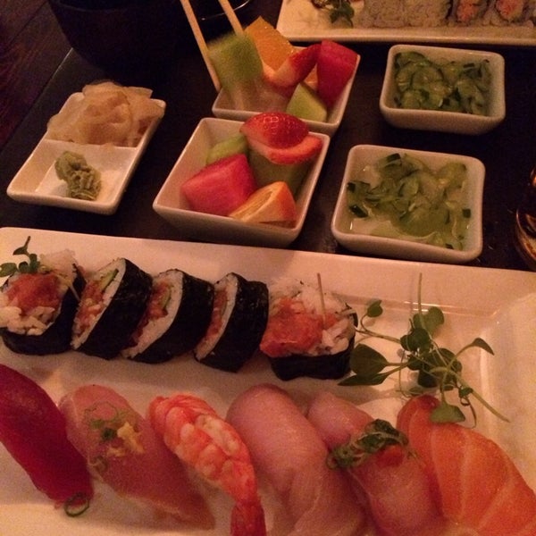 1/17/2014 tarihinde Brittany D.ziyaretçi tarafından Irori Japanese Restaurant'de çekilen fotoğraf