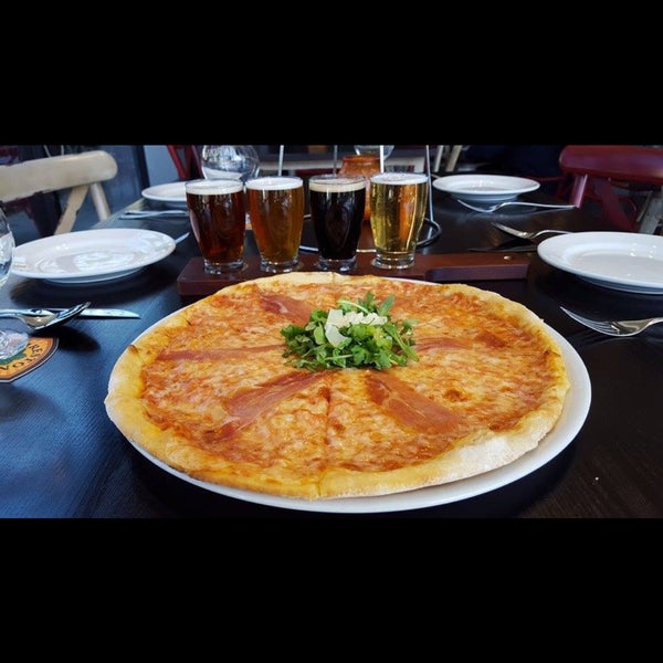 3/28/2023 tarihinde Kemal K.ziyaretçi tarafından Pizza E Birra'de çekilen fotoğraf