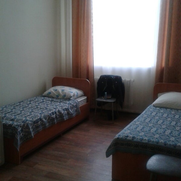 Истра педагогический колледж общежитие фото. Приволжский институт повышения квалификации фнс общежитие. Общежитие урицкого 68. В общежитие 1 новосибирска. Общежитие бгату номер 1.