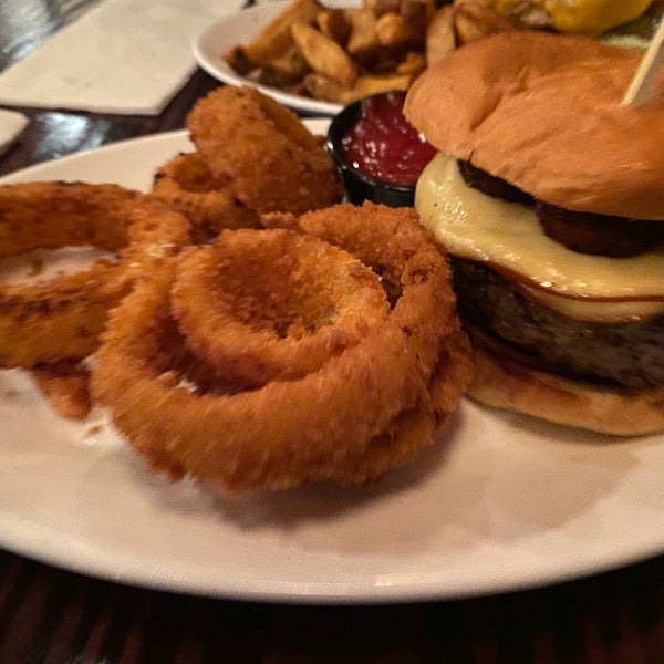 Photo taken at Left Bank Burger Bar by Sidney W. on 9/25/2019