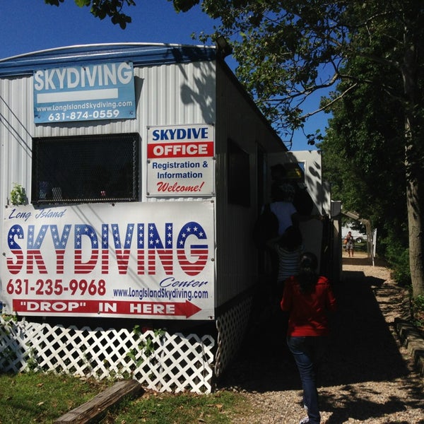 8/24/2013 tarihinde Fryderyk D.ziyaretçi tarafından Long Island Skydiving Center'de çekilen fotoğraf