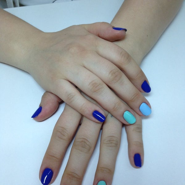 Красивый маникюр. Нарощенные ногти французский маникюр. Бурлеск школа маникюра в уфе. Маникюр энтузиастов. Идеи маникюра.