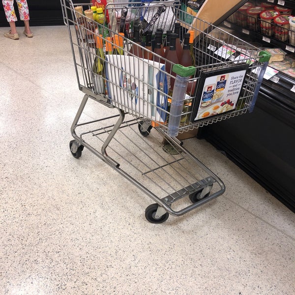 Publix Grocery Store in Englewood