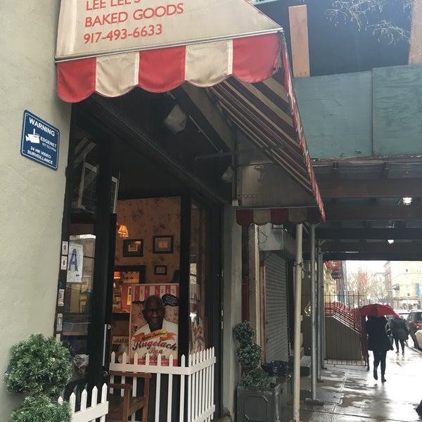 Foto scattata a Lee Lee&#39;s Baked Goods da May C. il 12/28/2018