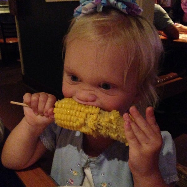 Photo taken at Chili&#39;s Grill &amp; Bar by J R. on 8/6/2014