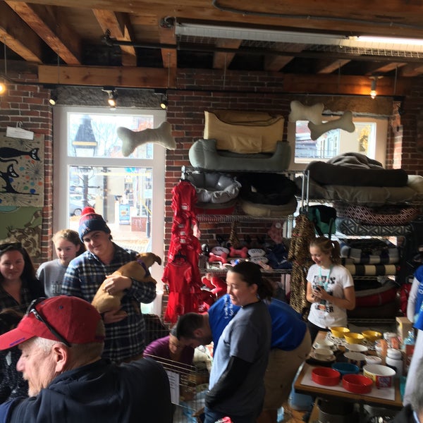 Fetch Pet Supplies Store in Portland