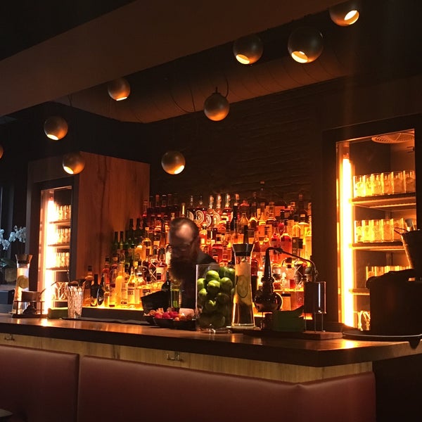 3/5/2016にNico C.がBijou Cocktail Barで撮った写真