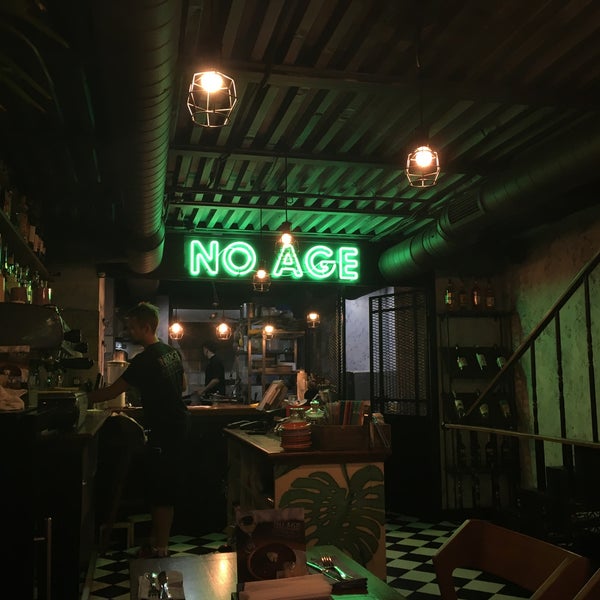Foto tomada en No Age Kitchen&amp;Bar  por Anastasia S. el 9/24/2016