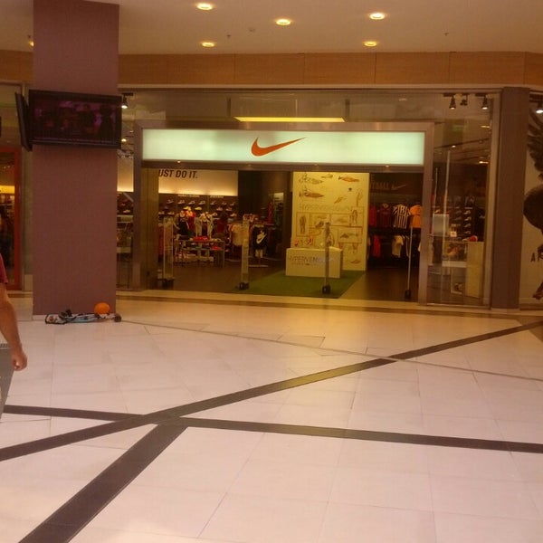 nike metro mall