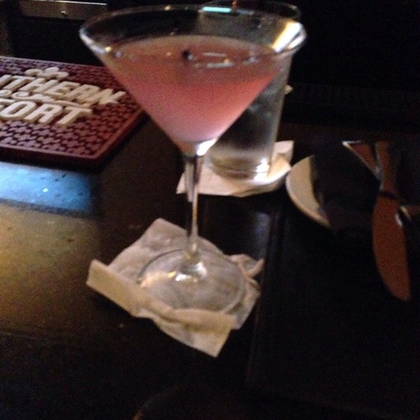 5/10/2014にTia D.がCreme Restaurant and Loungeで撮った写真