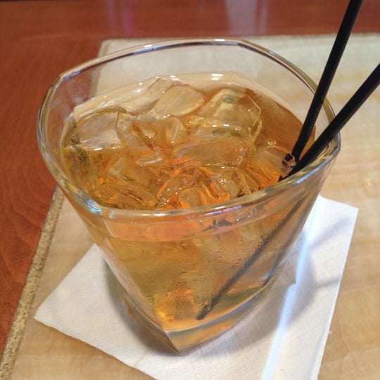 10/7/2012 tarihinde Whiskey G.ziyaretçi tarafından Bar Louie'de çekilen fotoğraf