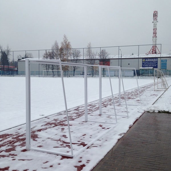Стадион Юность Бронницы