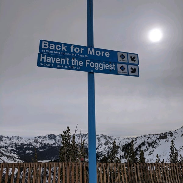 Снимок сделан в Mammoth Mountain Ski Resort пользователем Tashia x. 1/19/2020