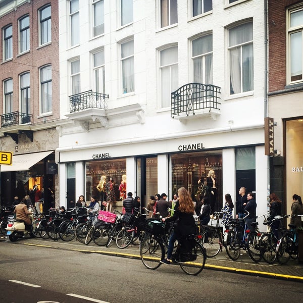 3/25/2015 tarihinde Ruth K.ziyaretçi tarafından Fashion &amp; Museum District Amsterdam'de çekilen fotoğraf