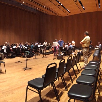 Foto tirada no(a) DiMenna Center for Classical Music por Robert B. em 7/12/2014