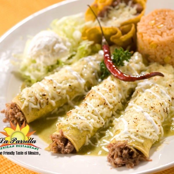 Das Foto wurde bei La Parrilla Mexican Restaurant von La Parrilla Mexican Restaurant am 10/15/2015 aufgenommen