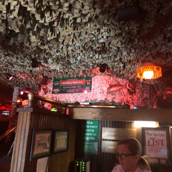 Foto tirada no(a) McGuire&#39;s Irish Pub of Destin por Jonathan U. em 9/18/2019