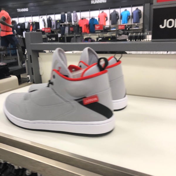 Nike outlet hotsell shelbyville road