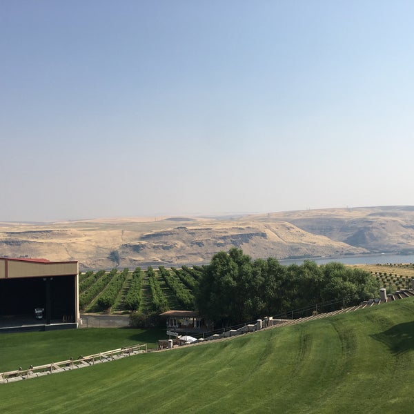Photo taken at Maryhill Winery &amp; Amphitheater by Hacchi329 on 8/8/2017