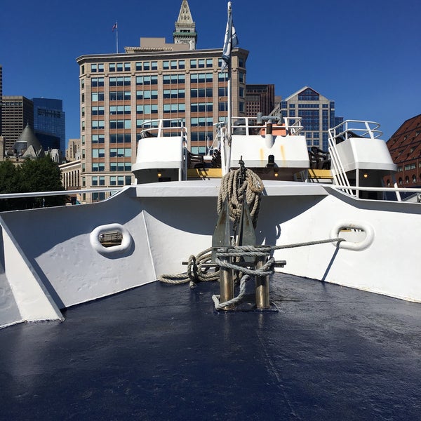 รูปภาพถ่ายที่ Boston Harbor Cruises โดย Hacchi329 เมื่อ 7/30/2017