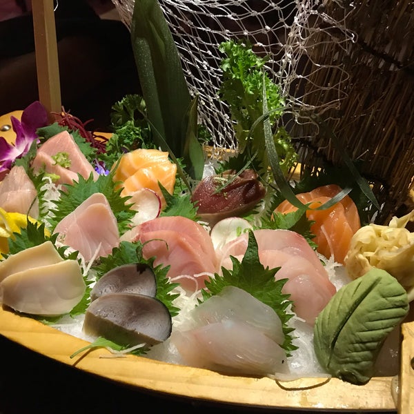 Снимок сделан в Pink Sumo Sushi &amp; Sake Café пользователем Amy K. 2/25/2021