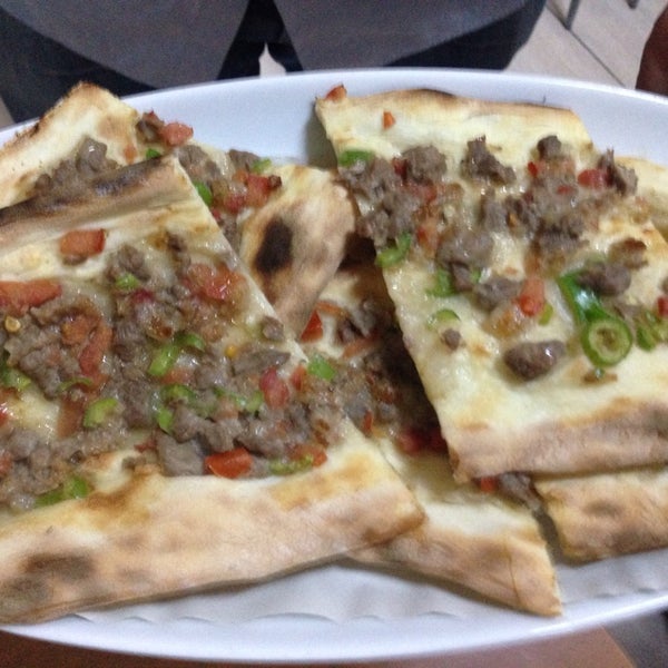 Oz Develi Etli Pide Salonu Beyoğlu�da Türk Restoranı