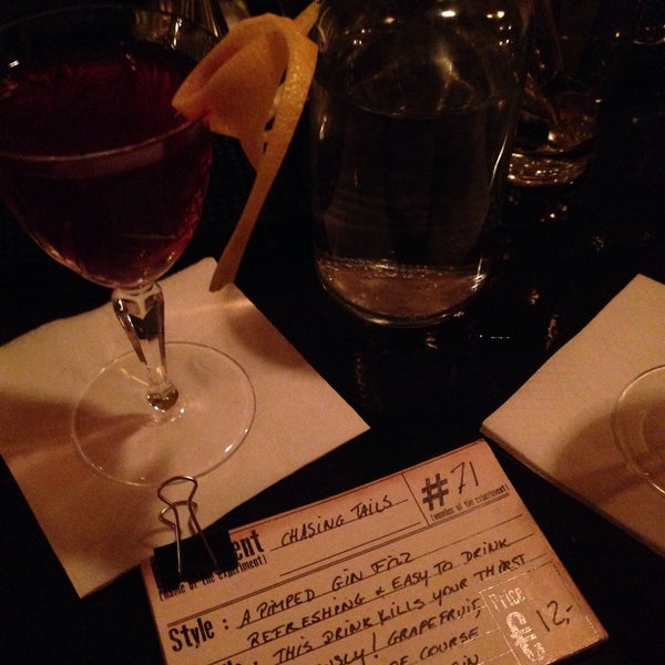 3/28/2015 tarihinde Laura D.ziyaretçi tarafından Old Fashioned Cocktail &amp; Absinthe Bar'de çekilen fotoğraf