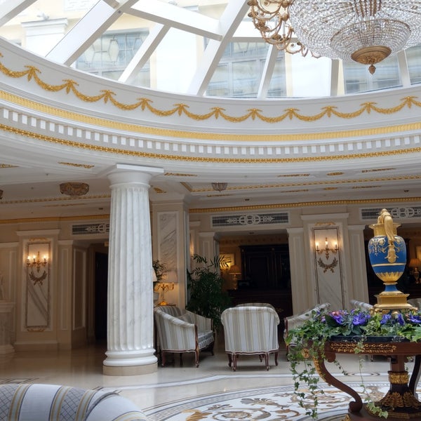 Foto scattata a The Official State Hermitage Hotel da Anna M. il 6/19/2019