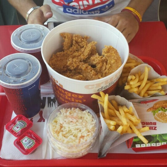 Photo taken at KFC by Anissaa M. on 7/11/2015