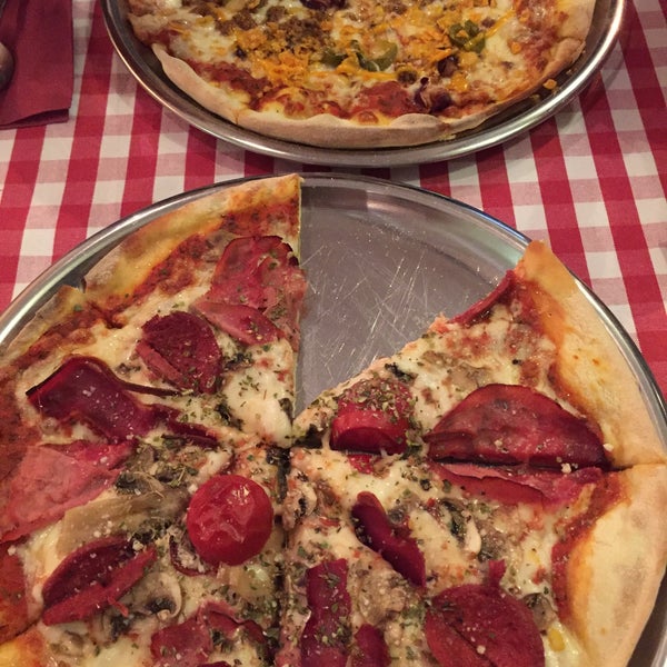 Снимок сделан в The Italian Cut - Pizza&amp;Kitchen пользователем Aycan A. 11/4/2015