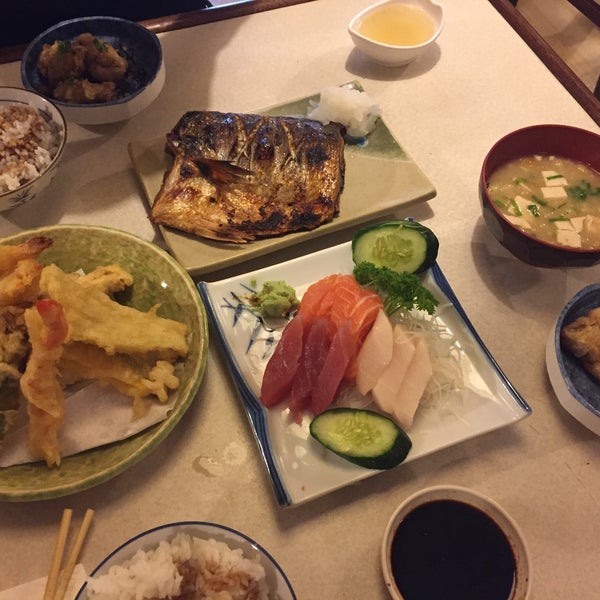 meu preferido em sp. peixes frescos, deliciosos, tudo com o rigor do chef. teishoku yamaga muito bem servido, anchova maravilhosa, prego divino como sempre. não deixe de tomar o missoshiru