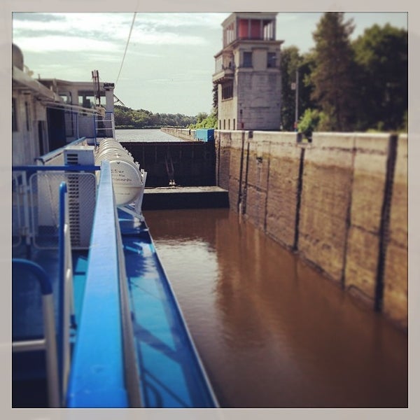 Гидротехнические сооружения москва. Можайское водохранилище гидроузел. Дамба москва река. Гидротехнические сооружения москва. Дамба химки.