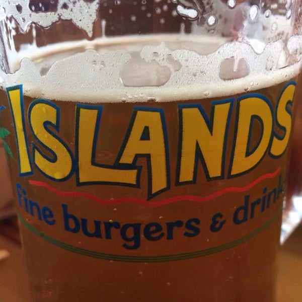 Foto tirada no(a) Islands Restaurant por Paul P. em 2/17/2014