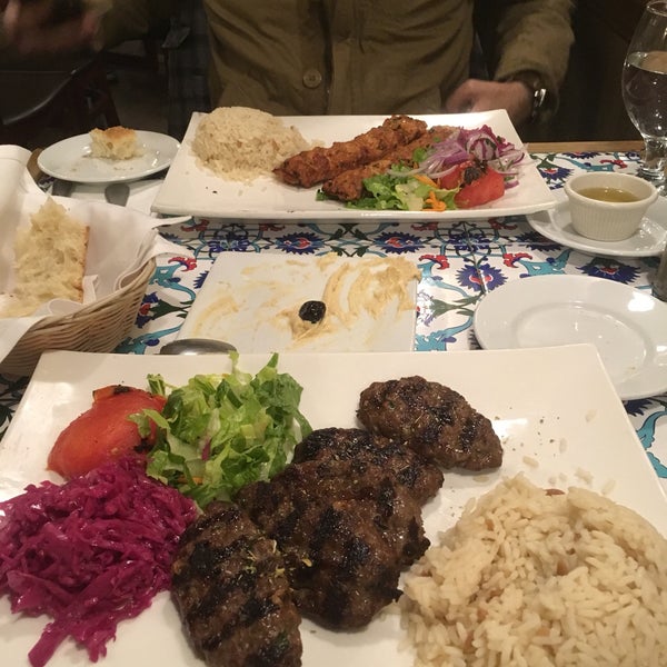 Das Foto wurde bei ABA Turkish Restaurant von Saad K. am 11/27/2017 aufgenommen