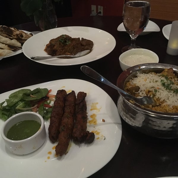 12/24/2018 tarihinde Saad K.ziyaretçi tarafından Utsav Restaurant'de çekilen fotoğraf